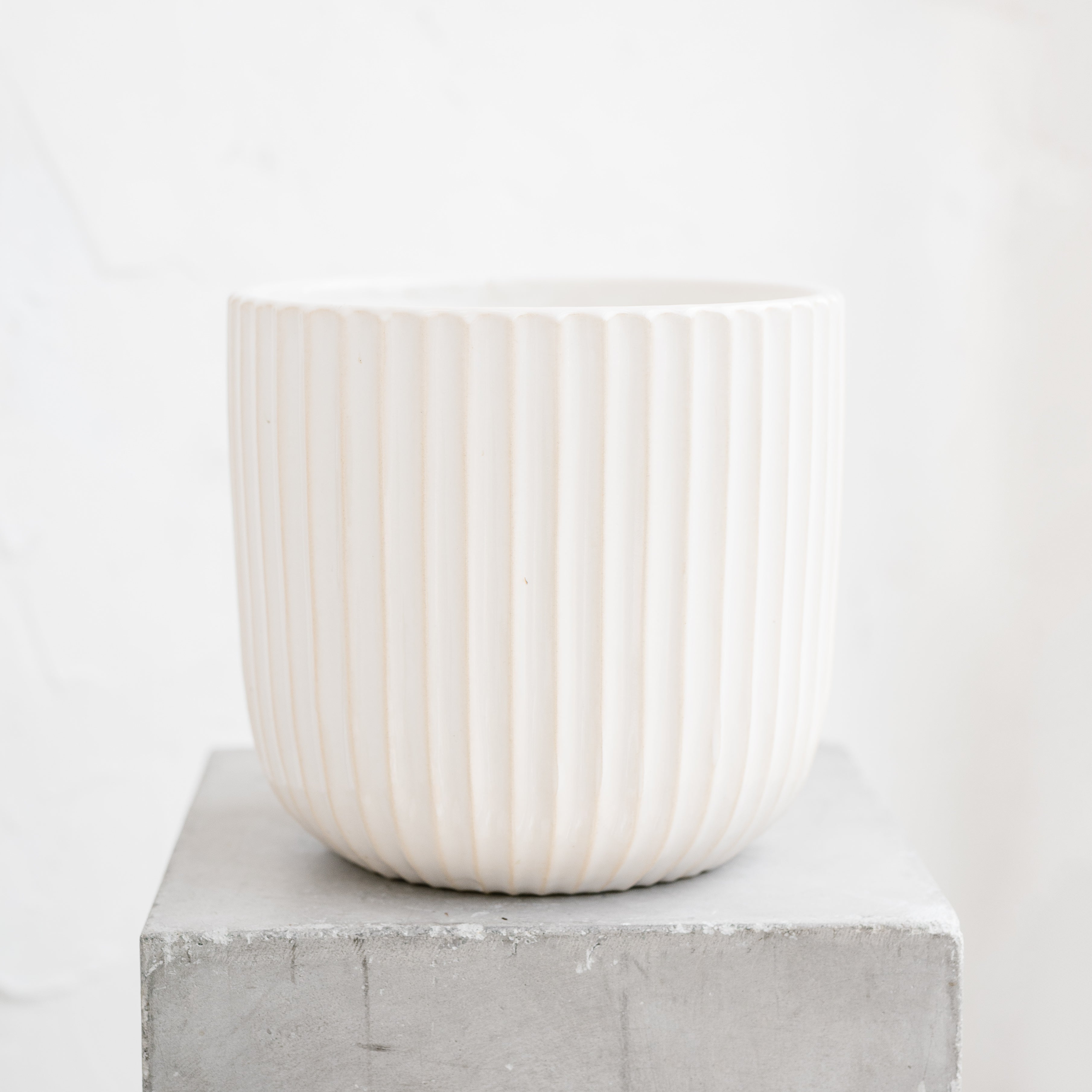 Cream Ceramic Pot With Ridged Detail